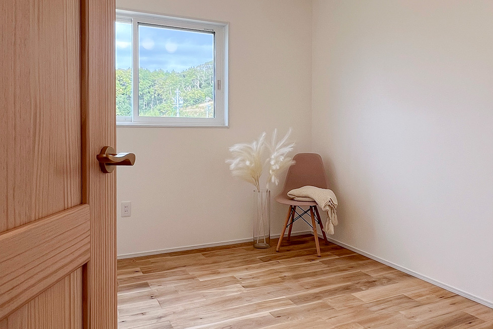 漆喰 × 無垢床でキレイな空気が気持ちいい