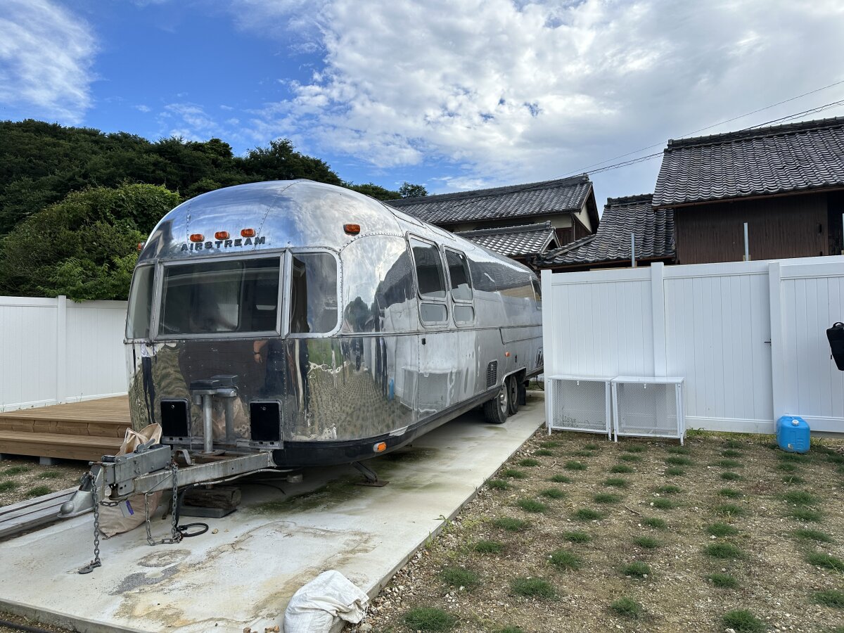 トレーラーキャンピング×バレルサウナ！非日常に触れる工務店研修と、夏に味わいたい“大人のかき氷”
