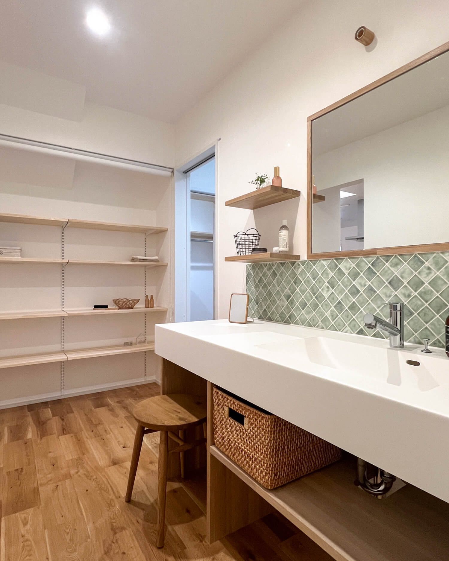 完成見学会 1月31日(土)2月1日(日) 袋井市久能 ＼共働き家族が効率にこだわった！／ １階で何でもできちゃう「平屋風」のお家