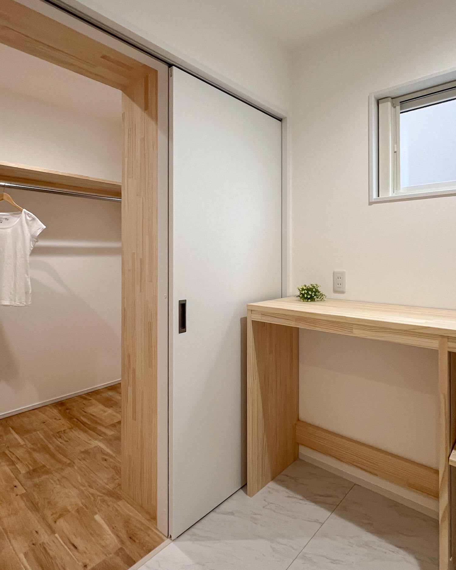 完成見学会 1月31日(土)2月1日(日) 袋井市久能 ＼共働き家族が効率にこだわった！／ １階で何でもできちゃう「平屋風」のお家