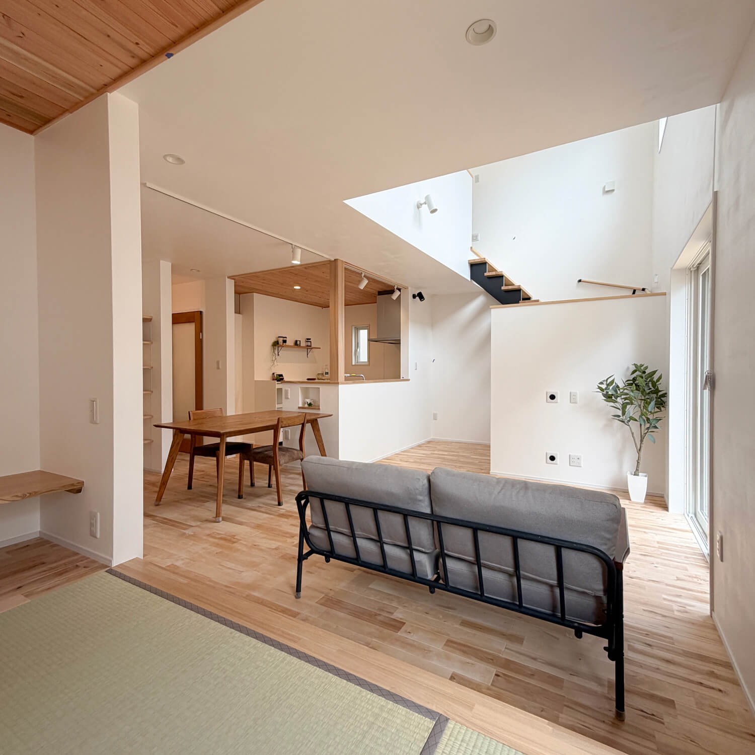 完成見学会 6/6(土)7(日) 掛川市中央高町 ＼それぞれに自分の部屋がある／ 家事ラクと『推し活』を楽しむお家